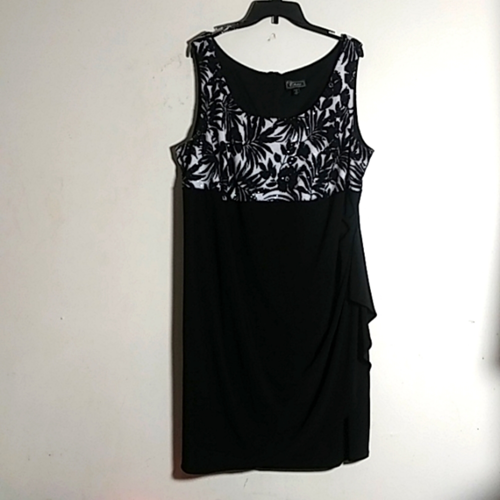 Women's plus sized black and white wrap dress size 24 çollection dress barn
